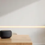 גלה את הטריק הפשוט שמאפשר לך לשלוט בכל הבית החכם שלך ללא צורך בשלטים או מתגים.